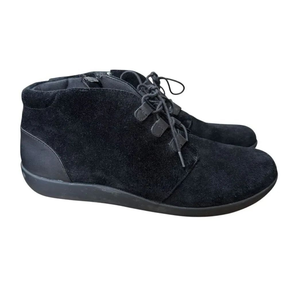 Clarks Medora Sage Chukka ankle Boot black suede size 10